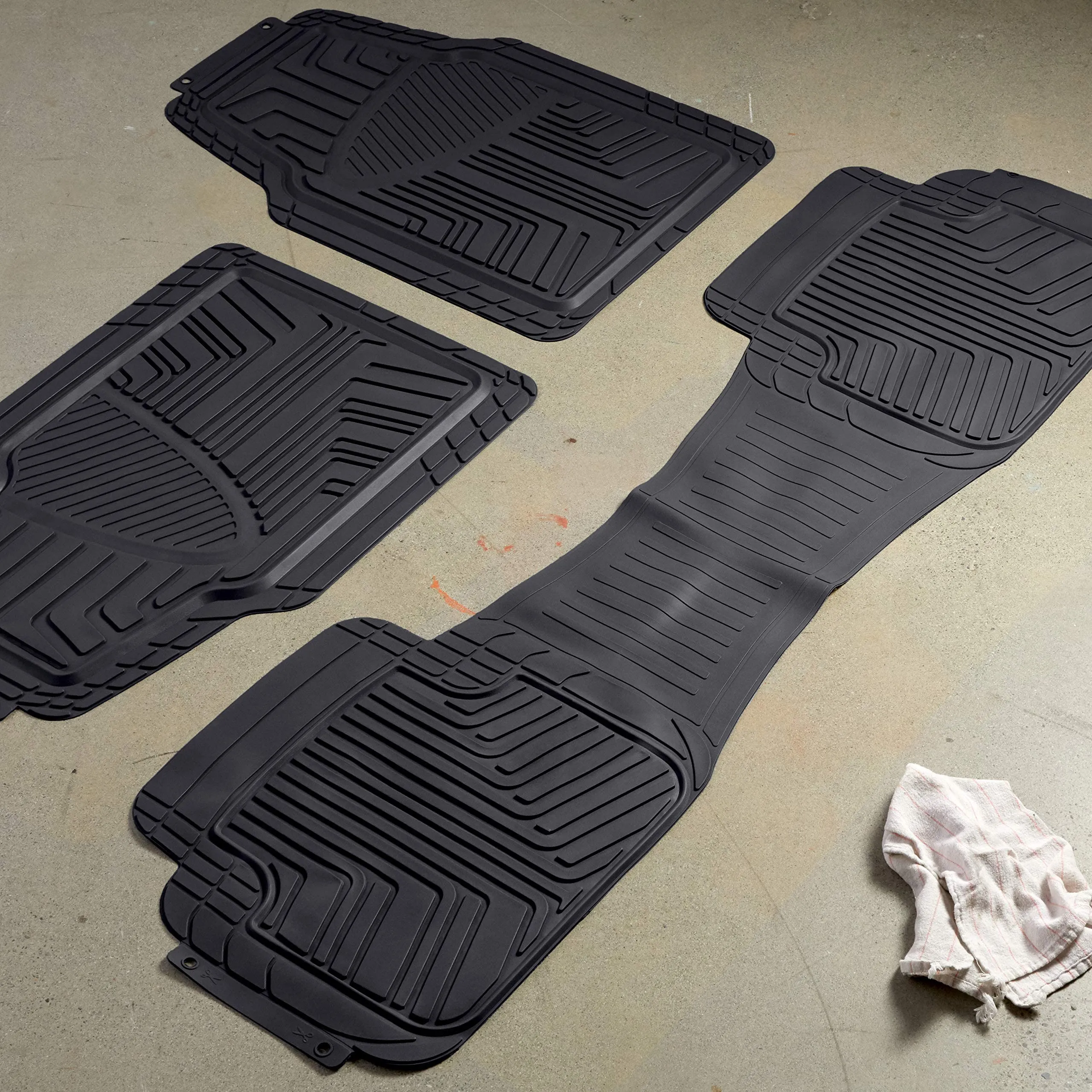 Amazon Basics 3-Piece Premium Rubber Floor Mat for Cars, SUVs and Trucks, All Weather Protection, Universal Trim to Fit，Black