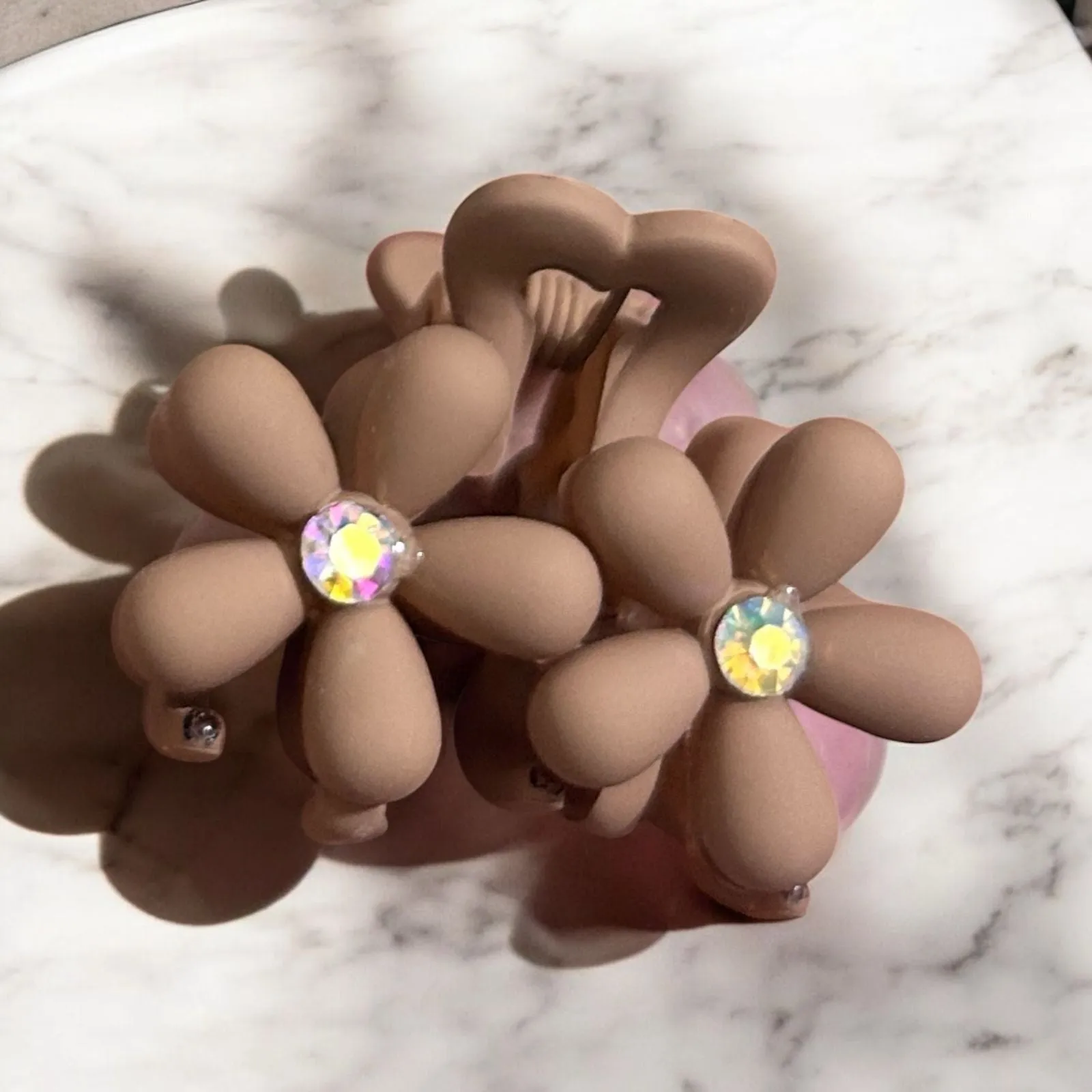 Daisy Flower Matte Finish Hair Clips for Women