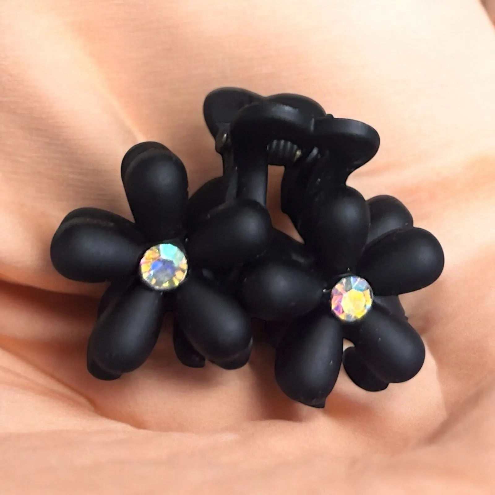 Daisy Flower Matte Finish Hair Clips for Women